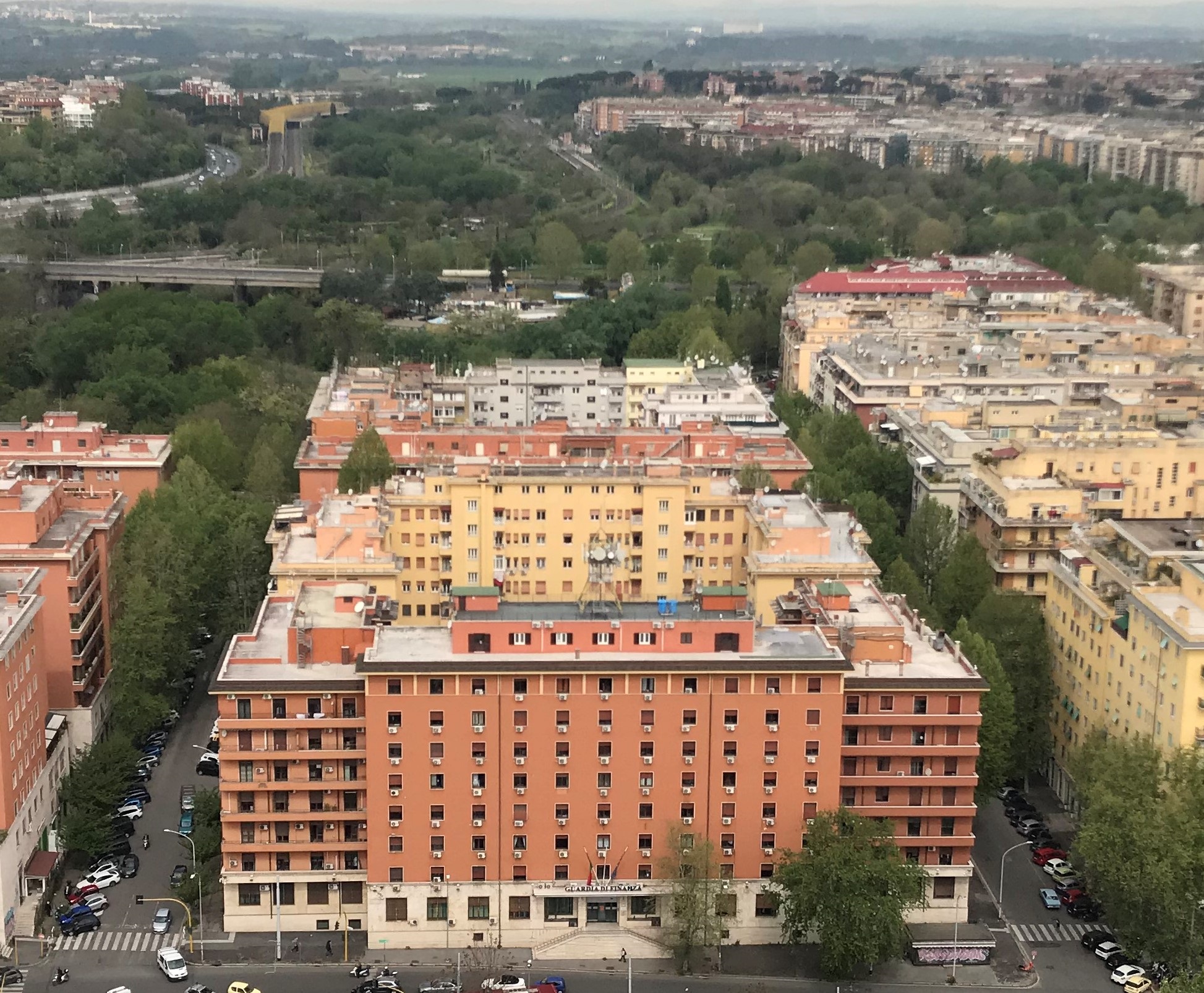 Scopri di più sull'articolo ROMA: ARRESTI DOMICILIARI PER TRE PERSONE ACCUSATE DI CORRUZIONE E TURBATIVA D’ASTA DEGLI INCANTI