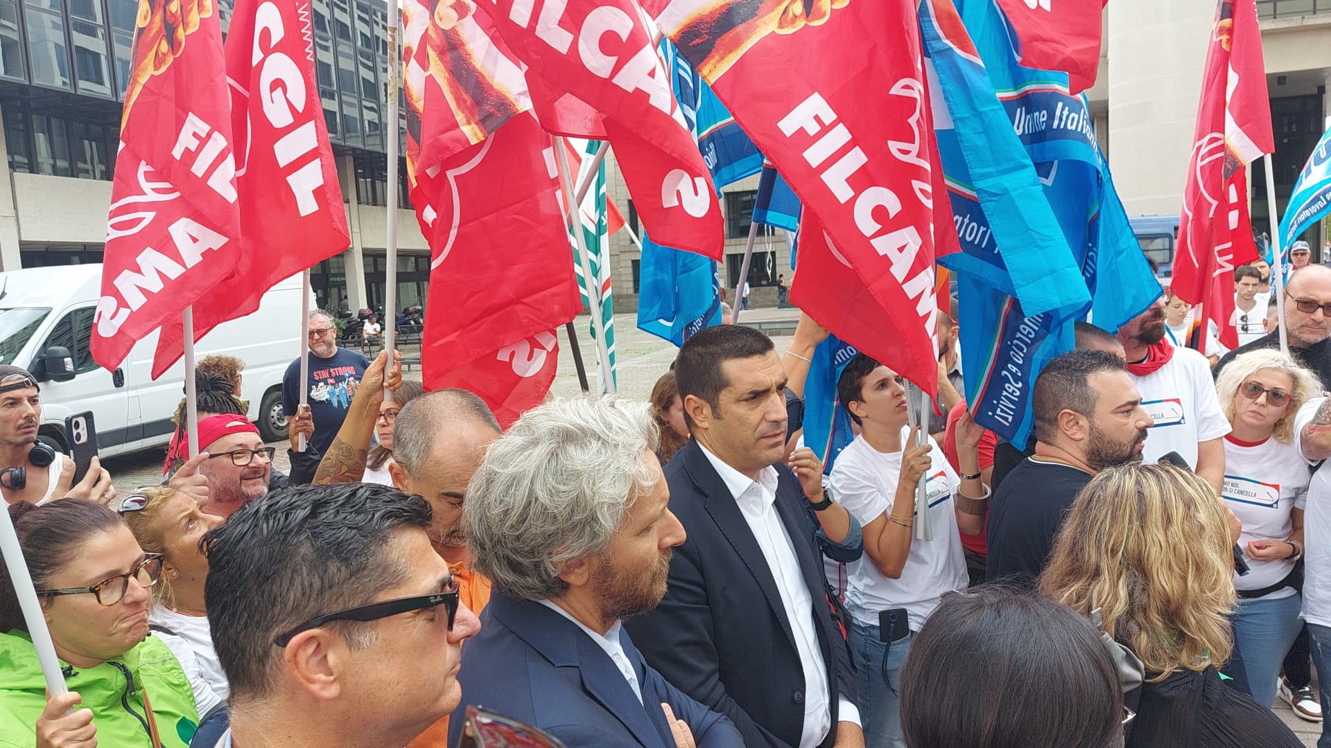 Al momento stai visualizzando Crisi Yoox, oggi a Bologna in Regione incontro tra istituzioni, sindacati e azienda