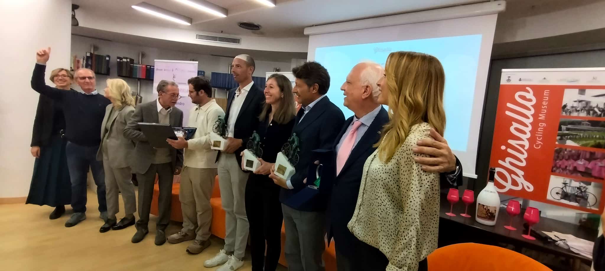 Al momento stai visualizzando MAGREGLIO:  I BIG DEL CICLISMO MONDIALE AL “PREMIO TORRIANI” PRESSO IL MUSEO DEL GHISALLO