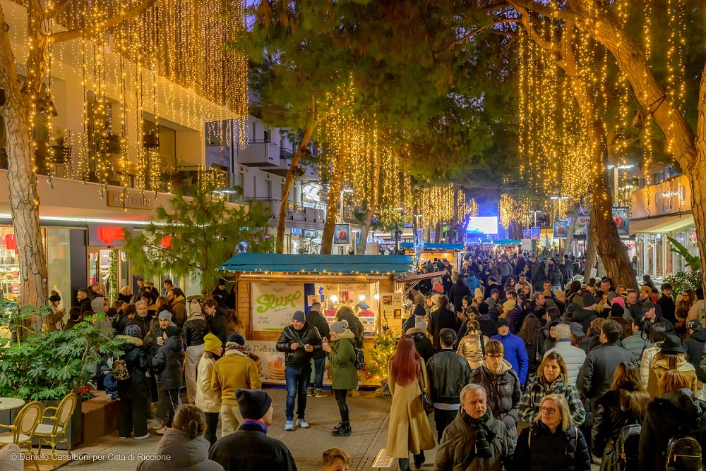 Scopri di più sull'articolo “Riccione Christmas Village”: torna la magia del Natale tra luci, sapori e creazioni artigianali