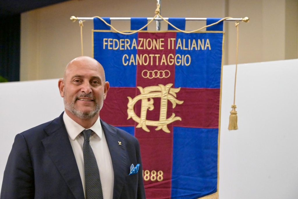 Scopri di più sull'articolo NAPOLI: LA MORTE DI DAVIDE TIZZANO PRESIDENTE DELLA FEDERAZIONE DEL CANOTAGGIO LASCIA SGOMENTI TUTTI