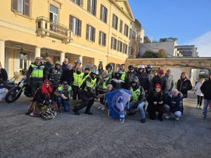 Scopri di più sull'articolo ALBAVILLA:  L’ASSESSORE VIEN DI NOTTE PER I BAMBINI E GLI ANZIANI DELL’OPERA PIA ROSCIO