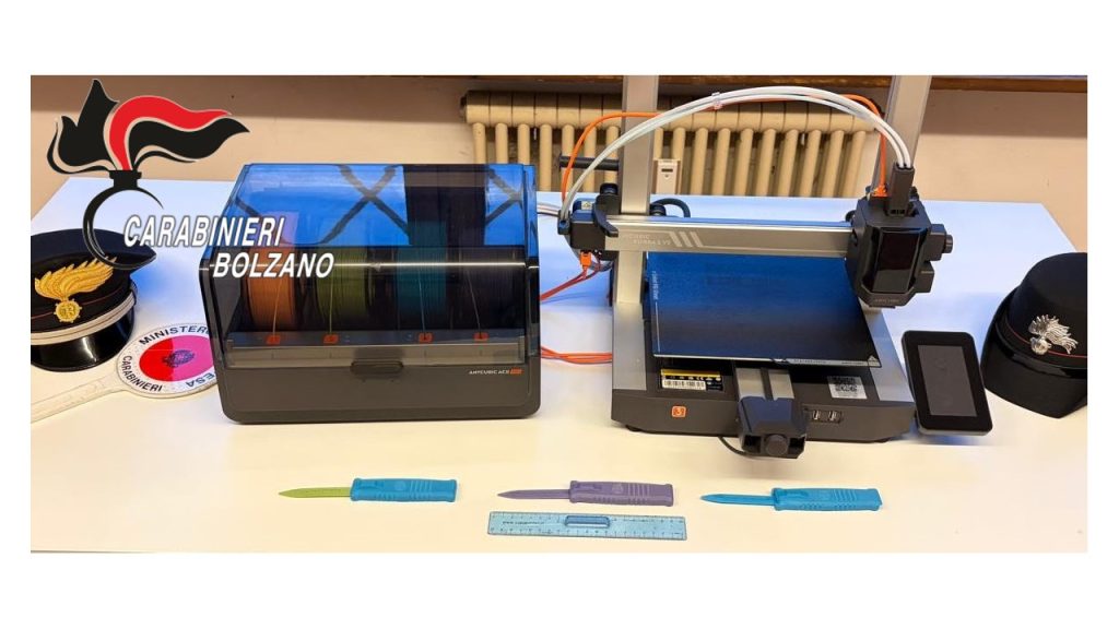 Scopri di più sull'articolo A SCUOLA CON COLTELLI REALIZZATI CON LA STAMPANTE 3D, DENUNCIATO UNO STUDENTE A BOLZANO