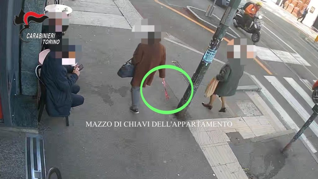Scopri di più sull'articolo SEGUE ANZIANA E LA RAPINA NELL’ANDRONE