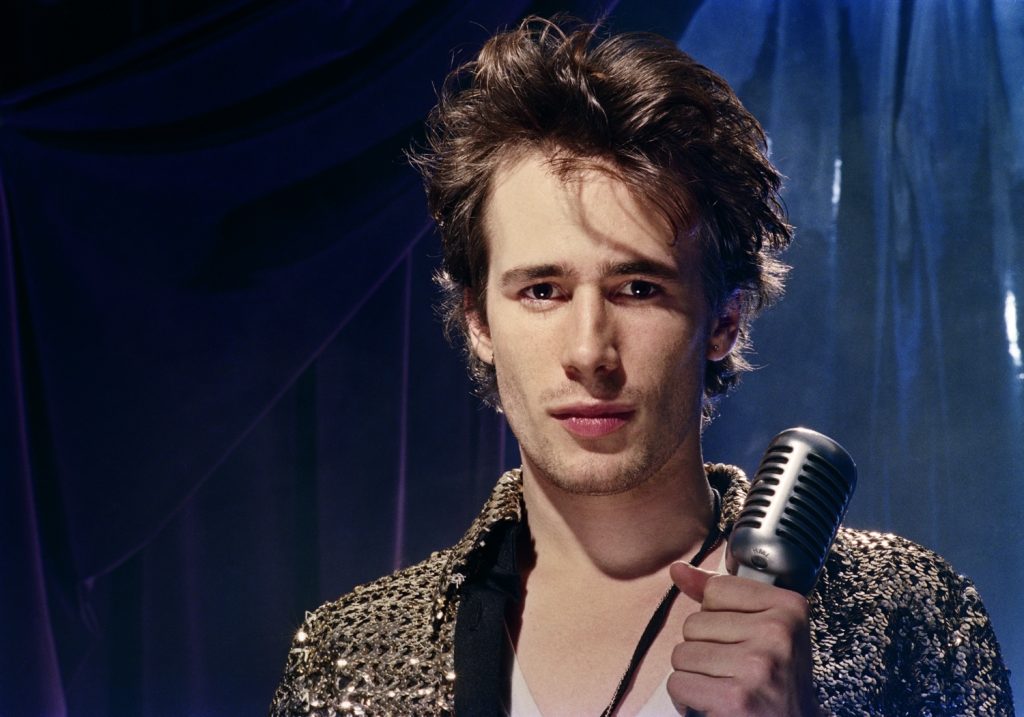 Scopri di più sull'articolo Jeff Buckley nei cinema italiani a marzo con “IT’S NEVER OVER: JEFF BUCKLEY”