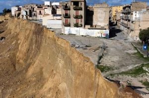 Scopri di più sull'articolo Niscemi, la Regione attiva il monitoraggio Ingv e Ogs sull’area della frana