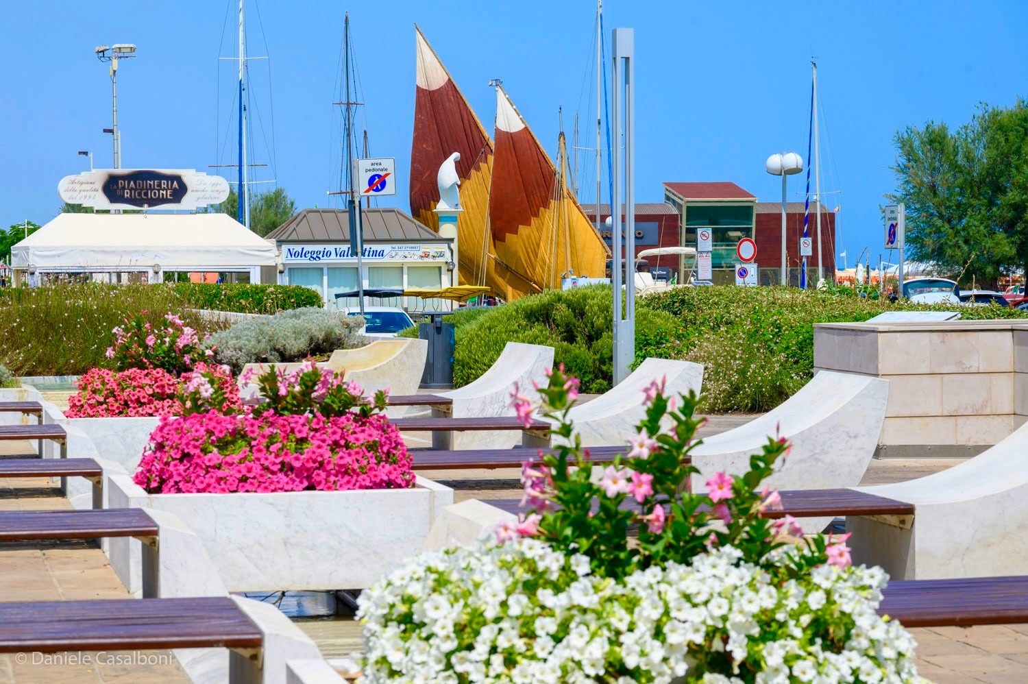 Scopri di più sull'articolo Pasqua al porto di Riccione: artigianato, creatività e sound d’avanguardia