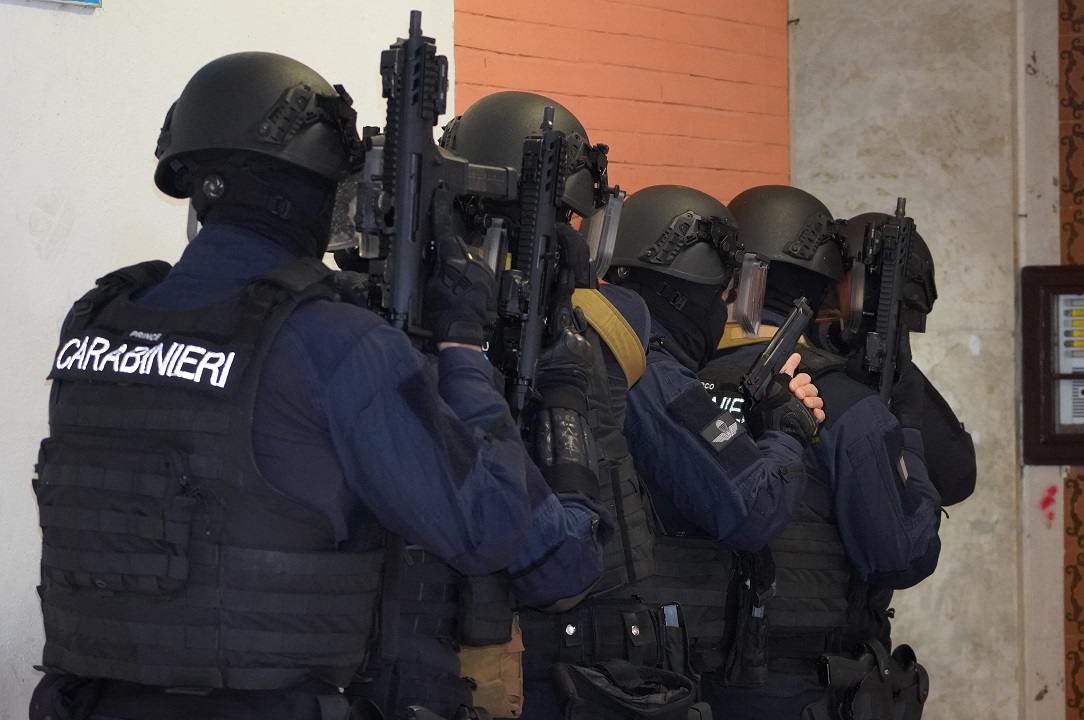 Scopri di più sull'articolo MAXI OPERAZIONE DEI CARABINIERI DEL GRUPPO DI OSTIA CONTRO ILLEGALITA’ E DEGRADO SUL LITORALE