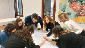 Scopri di più sull'articolo PORDENONE: Vestizione della città in primavera il concept del progetto di allestimento