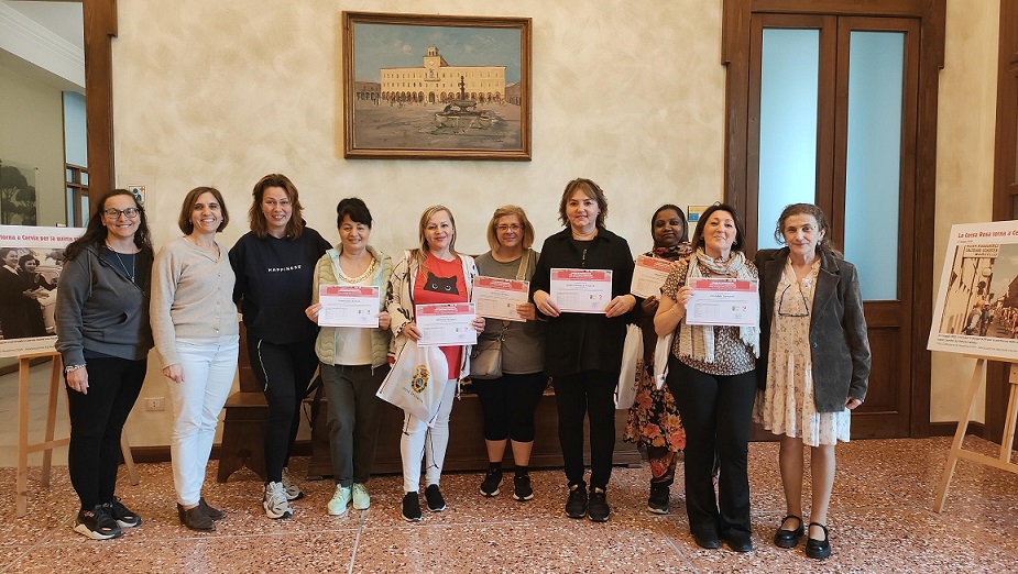 Scopri di più sull'articolo Corso per Assistenti famigliari. Conclusa la formazione per otto donne che vivono a Cervia