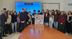Scopri di più sull'articolo Spiagge più pulite grazie ai giovani: Riccione premia la ricerca dell’ITT Marconi sulle microplastiche