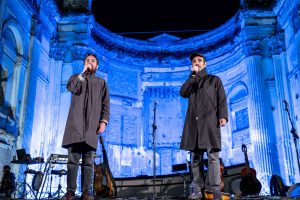 Scopri di più sull'articolo Note di Primavera a Fano: SOPRAVÈNTO Svela la Sigla del Festival 2026