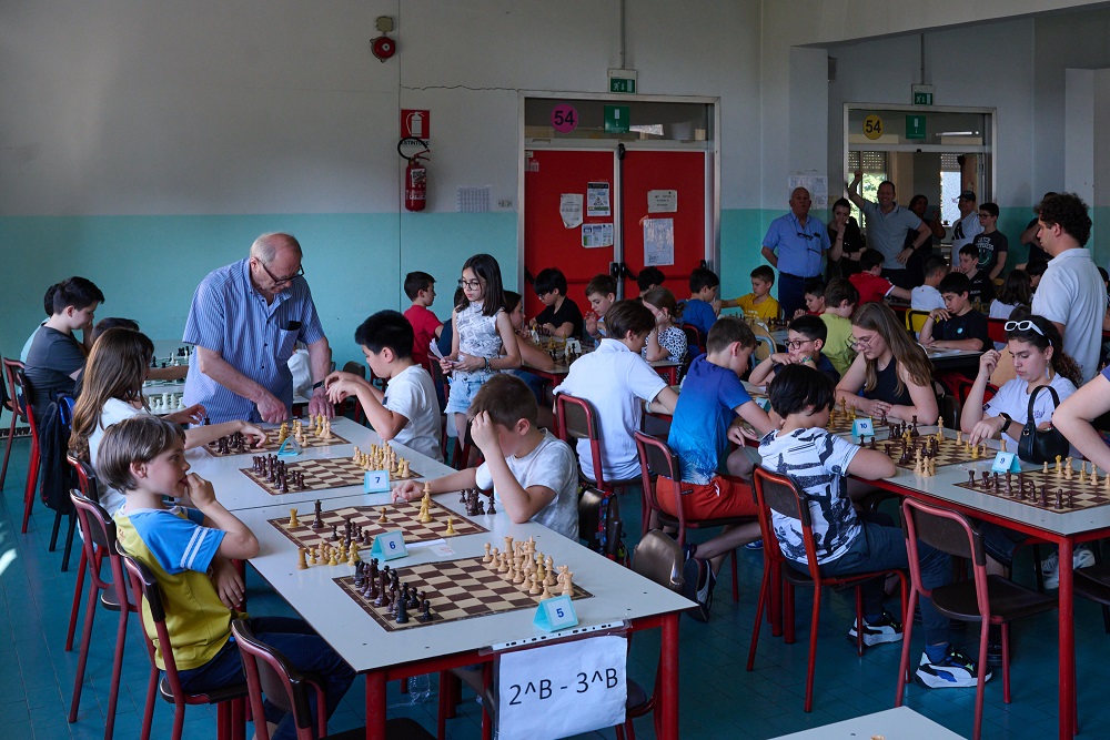Al momento stai visualizzando Campionati di Scacchi a Seregno: i giovani talenti si sfidano alla scuola Rodari