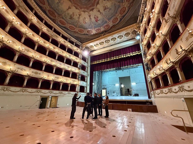 Al momento stai visualizzando Nuovi lavori al Teatro Rossini, l’annuncio di Biancani: «Nuova luce a foyer e platea»