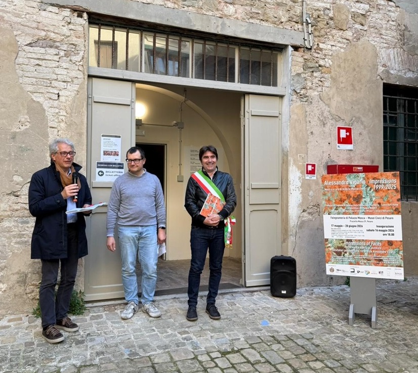 Al momento stai visualizzando Oltre vent’anni d’arte: alla Falegnameria di Palazzo Mosca arriva “Impressions 1999–2025” di Vicario