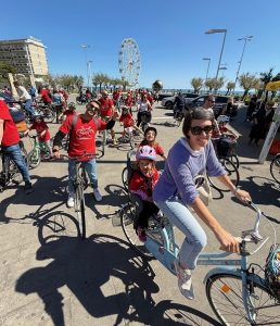 Scopri di più sull'articolo Bimbimbici, successo a Pesaro: centinaia di famiglie in sella per celebrare la mobilità “green”