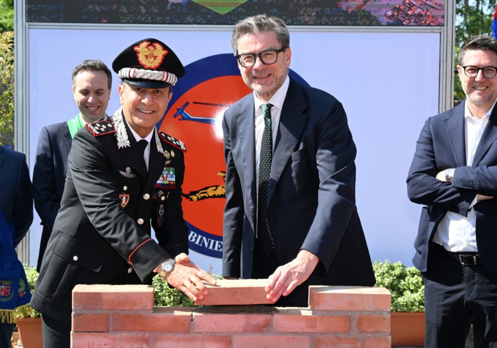 Scopri di più sull'articolo A Cascina Malpensa la cerimonia di posa della prima pietra per la nuova sede dello Squadrone Carabinieri “Cacciatori delle Alpi”