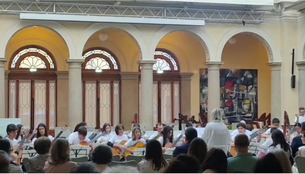Al momento stai visualizzando Rovigo, grande successo per il concerto dei CordasEnsemble & Team degli Arpisti