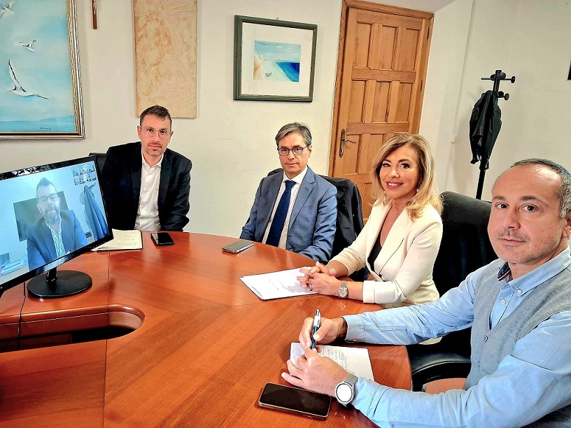 Scopri di più sull'articolo Oltre un milione di euro per le infrastrutture di Falconara: intesa tra il sindaco Signorini e i vertici RFI