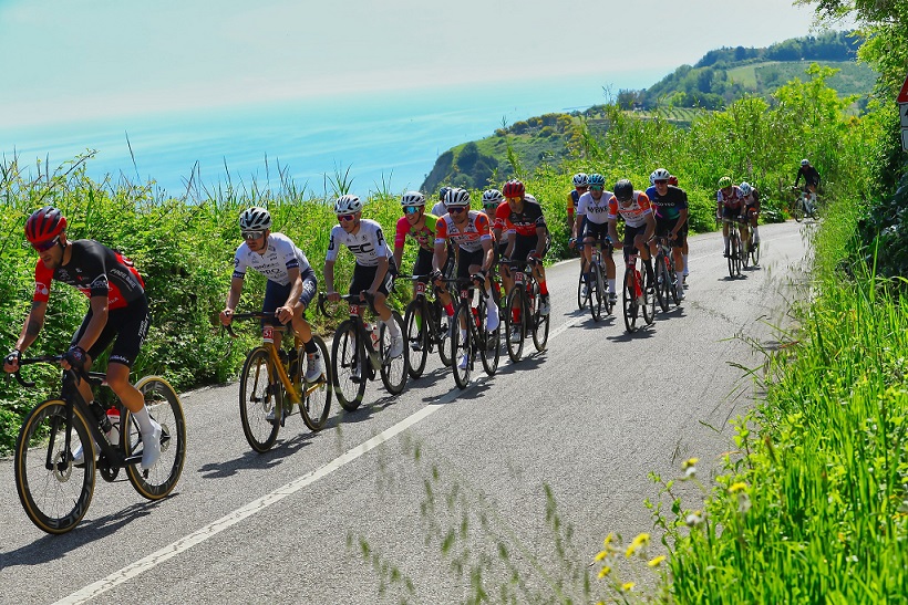 Scopri di più sull'articolo Granfondo Squali 2026 a Pesaro: strade chiuse e modifiche al traffico. La mappa della viabilità