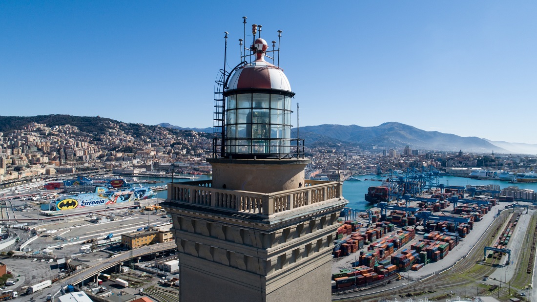 Al momento stai visualizzando Weekend di primavera tra avventura, arte e benessere al Galata Museo del Mare e alla Lanterna di Genova