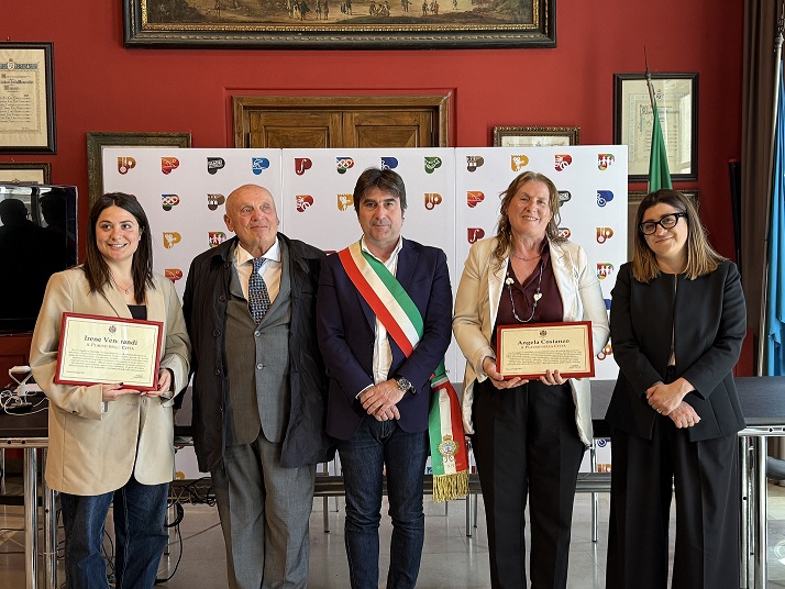 Scopri di più sull'articolo Salvarono la vita a Renato Broccoli: il sindaco Biancani consegna il plauso della città ad Angela Costanzo e Irene Venerandi