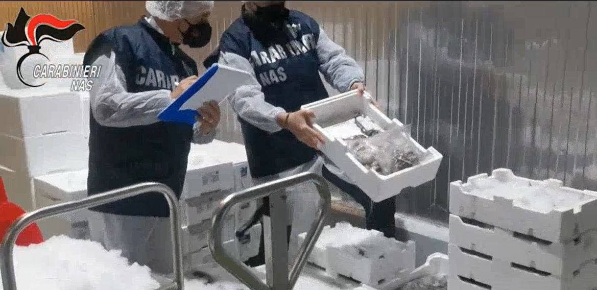 Al momento stai visualizzando Allarme Epatite A: maxiblitz nazionale nei supermercati, sequestrate oltre 16 tonnellate di cibo