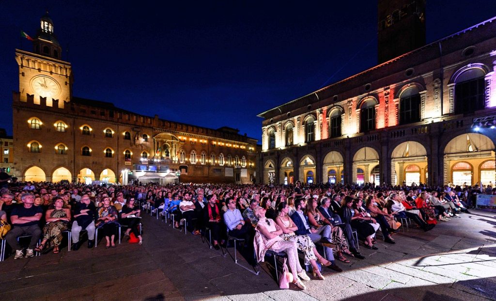 Scopri di più sull'articolo Bologna Portici Festival da record: 40.000 presenze inaugurano la stagione estiva