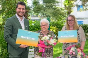 Scopri di più sull'articolo Cinquant’anni di estati a Riccione: il Comune premia Johanna e Simone Bleser
