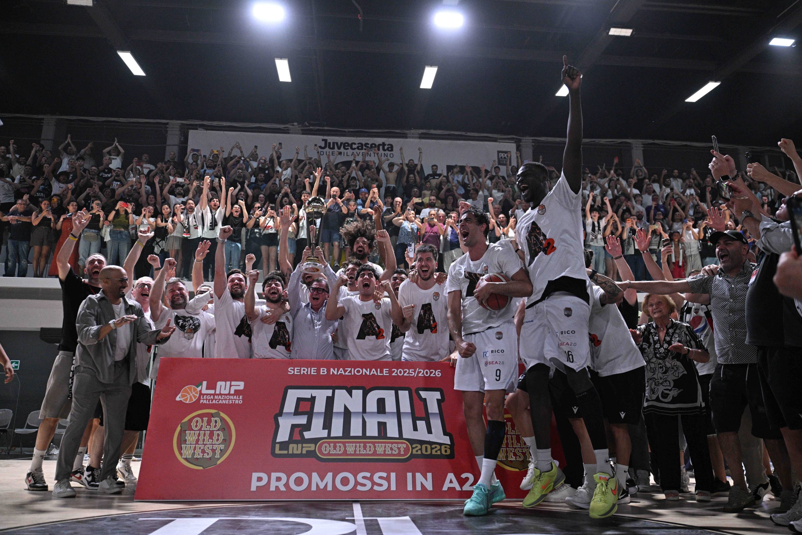 Al momento stai visualizzando Serie B Nazionale Old Wild West 2025/26 – Risultati Gara 4 Finali Playoff. Paperdi Juvecaserta promossa in Serie A2