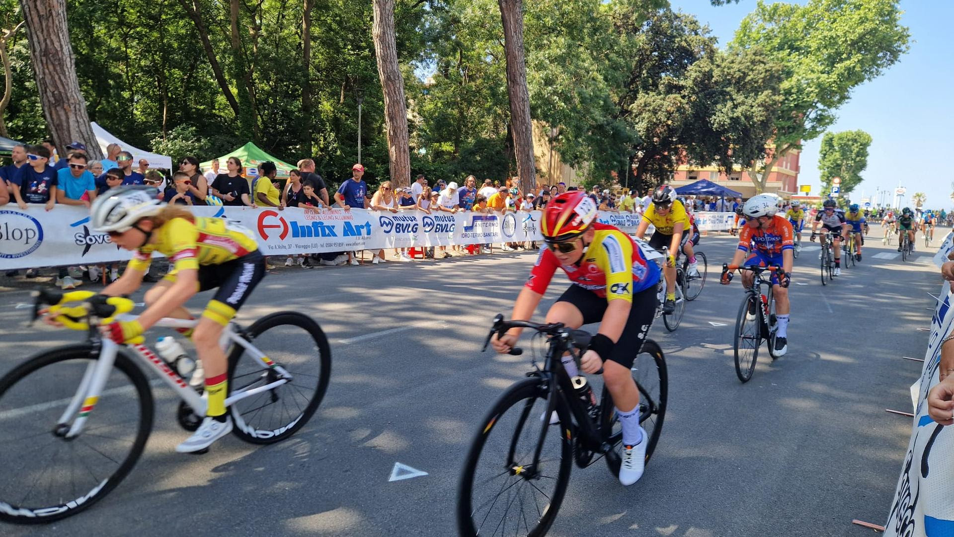 Al momento stai visualizzando Viareggio celebra il futuro del ciclismo italiano: riflettori accesi sui giovani talenti delle due ruote