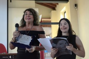 Scopri di più sull'articolo L’arte comasca trionfa alla Biennale di Cremona: la targa del prestigio va a Daniela Porro