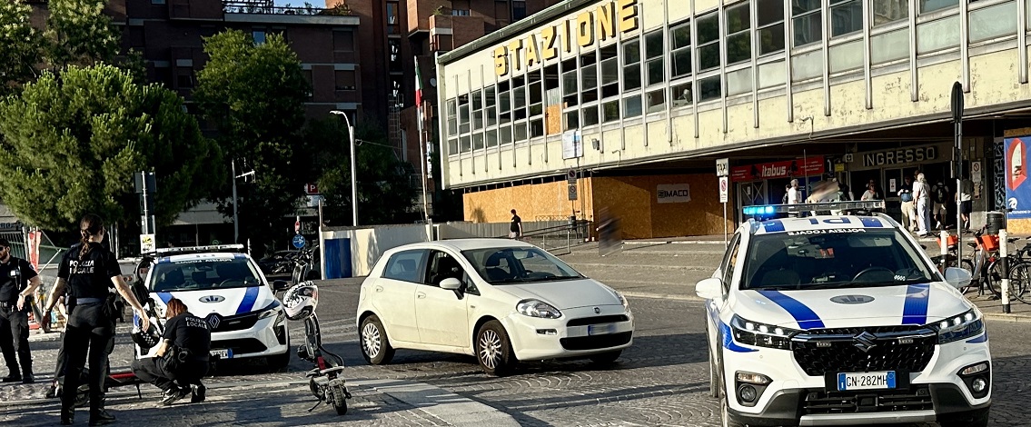 Al momento stai visualizzando Bologna, sicurezza in zona stazione: raffica di interventi e controlli anti-degrado della Polizia Locale