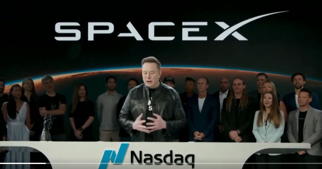 Al momento stai visualizzando SpaceX conquista Wall Street al debutto, ma gli esperti si dividono sul valore reale