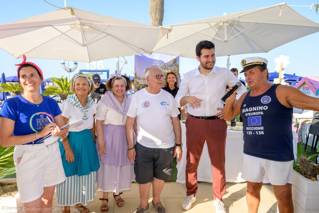 Scopri di più sull'articolo Tradizione e turismo in spiaggia: a Riccione spopolano le cooking class di piadina romagnola