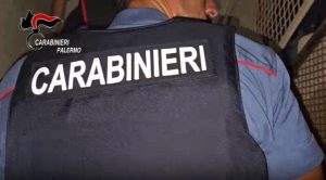 Scopri di più sull'articolo Palermo, blitz antimafia a San Lorenzo: 15 fermati per estorsione e armi da guerra