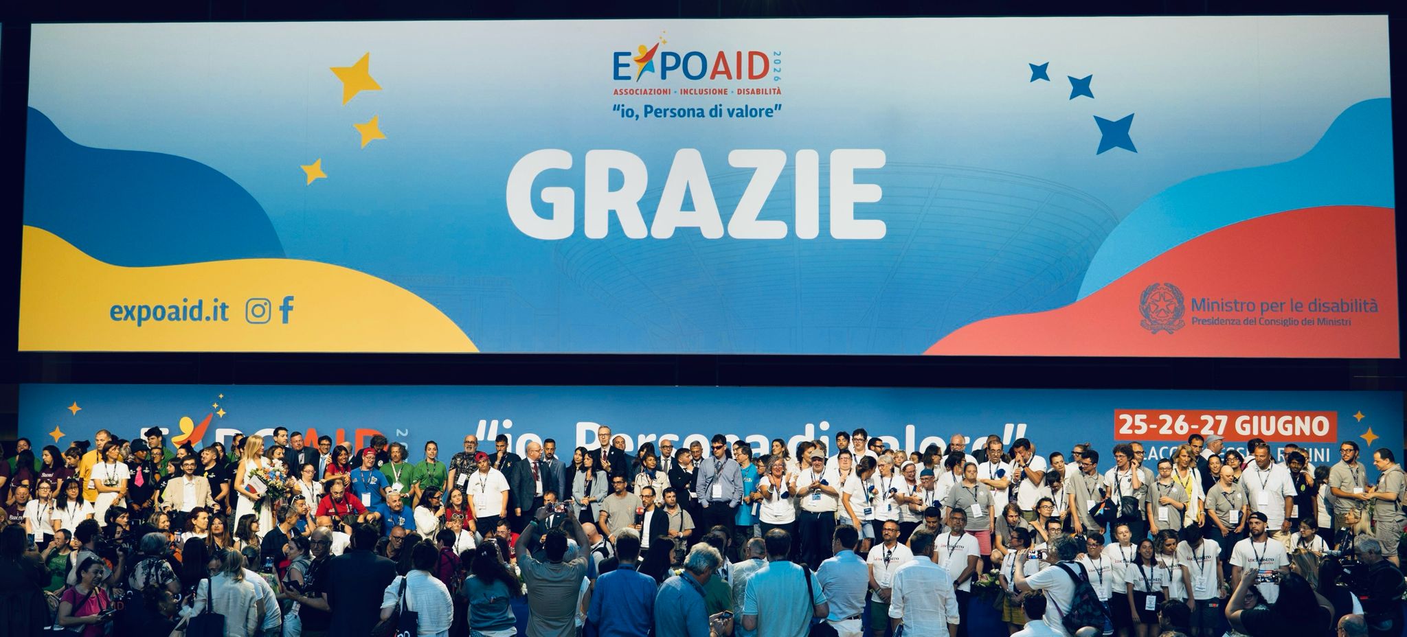 Al momento stai visualizzando Un successo di famiglia: l’arte senza barriere di Sarah Bellome incanta EXPOAID