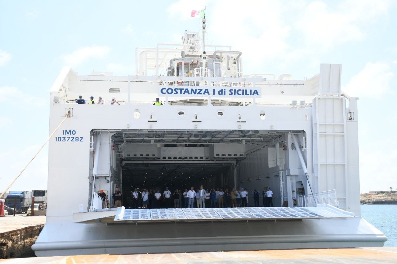 Al momento stai visualizzando Lampedusa, “Costanza I di Sicilia” scalda i motori: Schifani promette la svolta per le isole minori