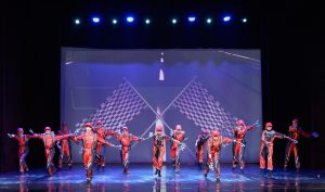 Scopri di più sull'articolo A Catanzaro “La parola che danza”: Luisa Squillacioti porta in scena il genio visionario di Baudelaire