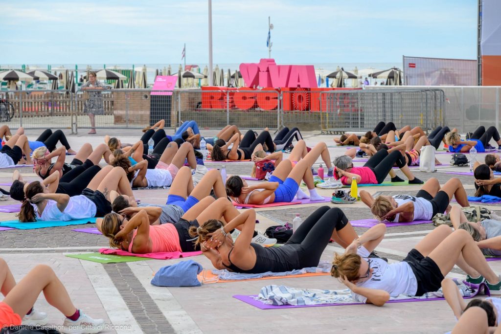 Scopri di più sull'articolo Riccione Wellness Academy: ad agosto lezioni di fitness gratis in piazzale Roma