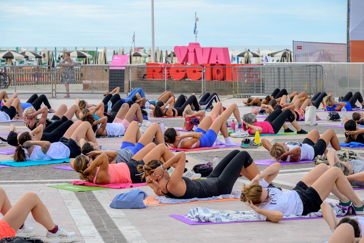 Al momento stai visualizzando Riccione Wellness Academy: ad agosto lezioni di fitness gratis in piazzale Roma