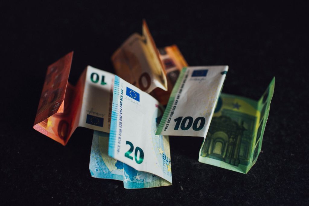Scopri di più sull'articolo Cartelle esattoriali e avvisi: come difendersi ed evitare i rischi con l’Agenzia delle Entrate