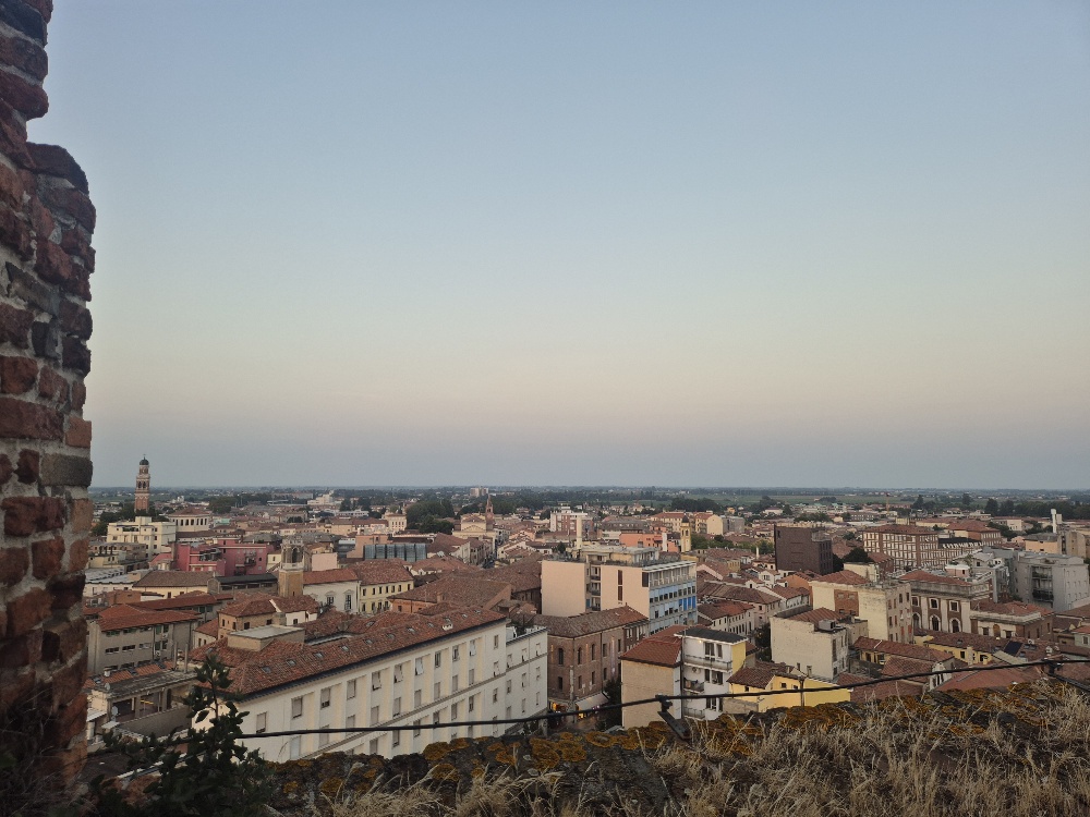 Al momento stai visualizzando Rovigo, successo straordinario per “L’aperitivo più alto della città” su Torre Donà