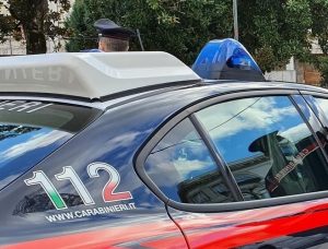 Scopri di più sull'articolo Si tuffa nel porto in auto per uccidere la moglie e scappa: 30enne rintracciato dai Carabinieri a Cattolica