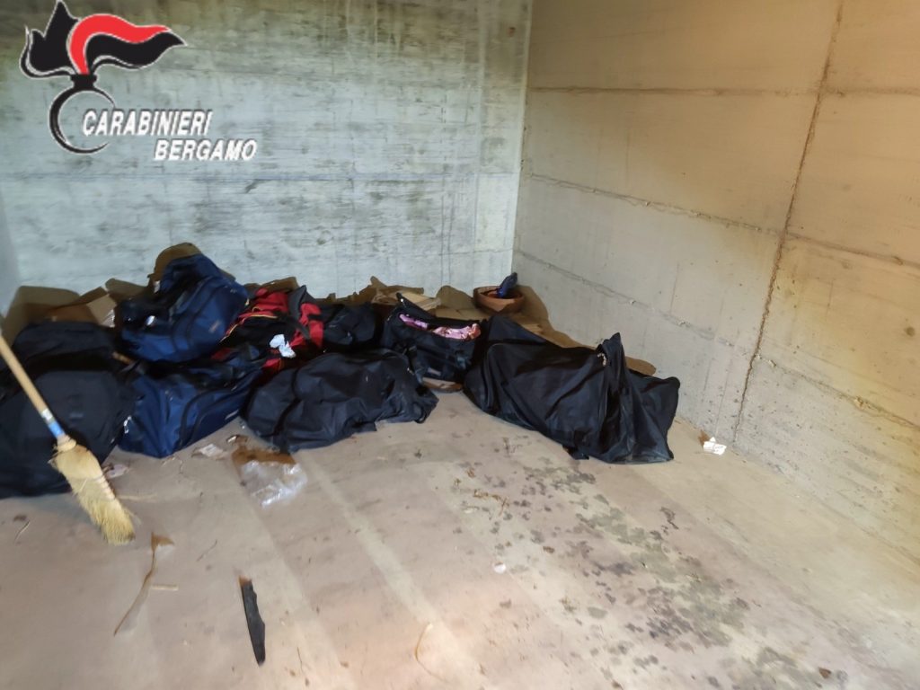 Scopri di più sull'articolo Blitz antidroga a Caprino Bergamasco: stroncato un ingente traffico di stupefacenti
