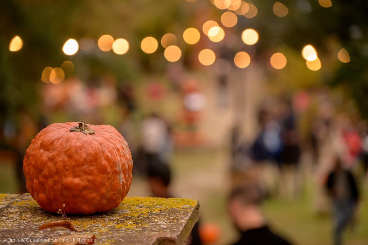 Al momento stai visualizzando Autunno a Riccione tra spettacoli e divertimento: arriva il grande villaggio dedicato a Halloween e alle zucche