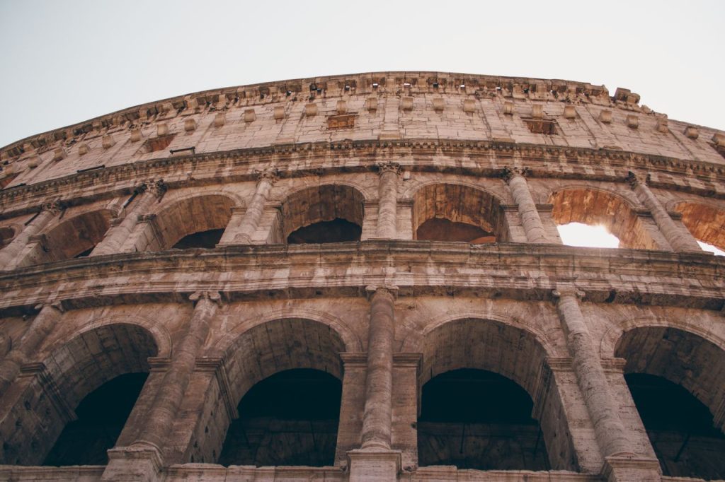 Scopri di più sull'articolo Roma, giovane operaio muore al Colosseo. Gualtieri: “Inaccettabile morire sul lavoro”