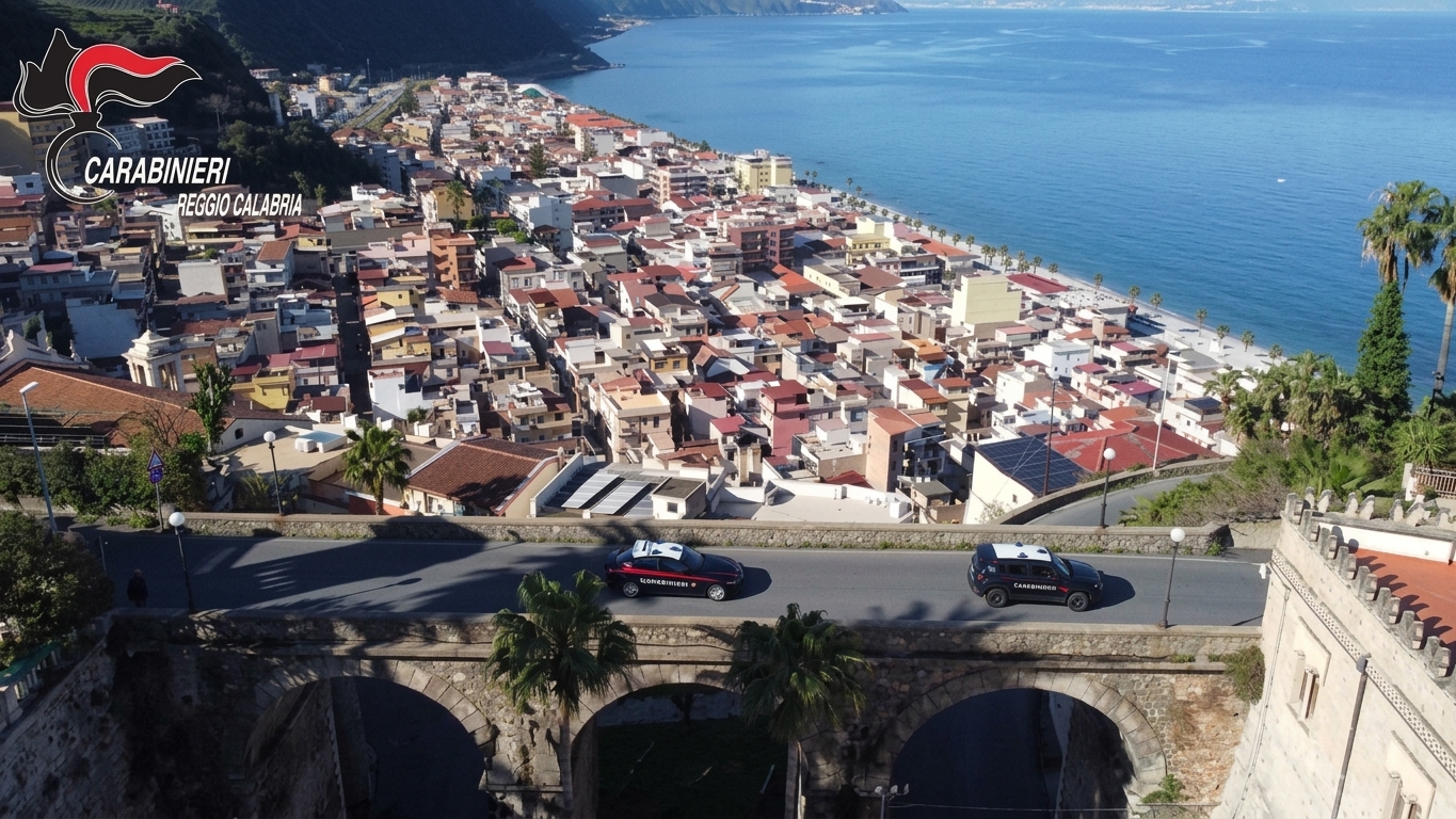 Al momento stai visualizzando BAGNARA CALABRA: DUE MINORI ARRESTATI DAI CARABINIERI PER TENTATO OMICIDIO IN CONCORSO