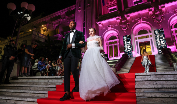 Scopri di più sull'articolo LA MODA ARTIGIANA LECCHESE PROTAGONISTA SULLA PASSERELLA DI SANREMO