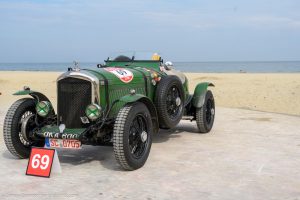 Scopri di più sull'articolo A Riccione la sfilata della “Modena 100 Ore”: in mostra i grandi marchi dell’automobilismo storico
